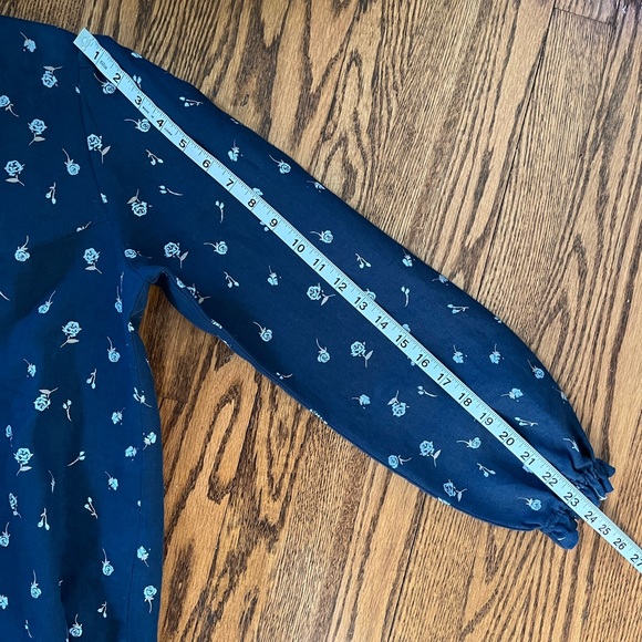 NWOT Not Perfect Linen NPL Amelia Linen Top in Midnight Rose Floral - Picture 4 of 5